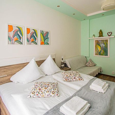 פראג Ruterra Apartment Cimburkova מראה חיצוני תמונה